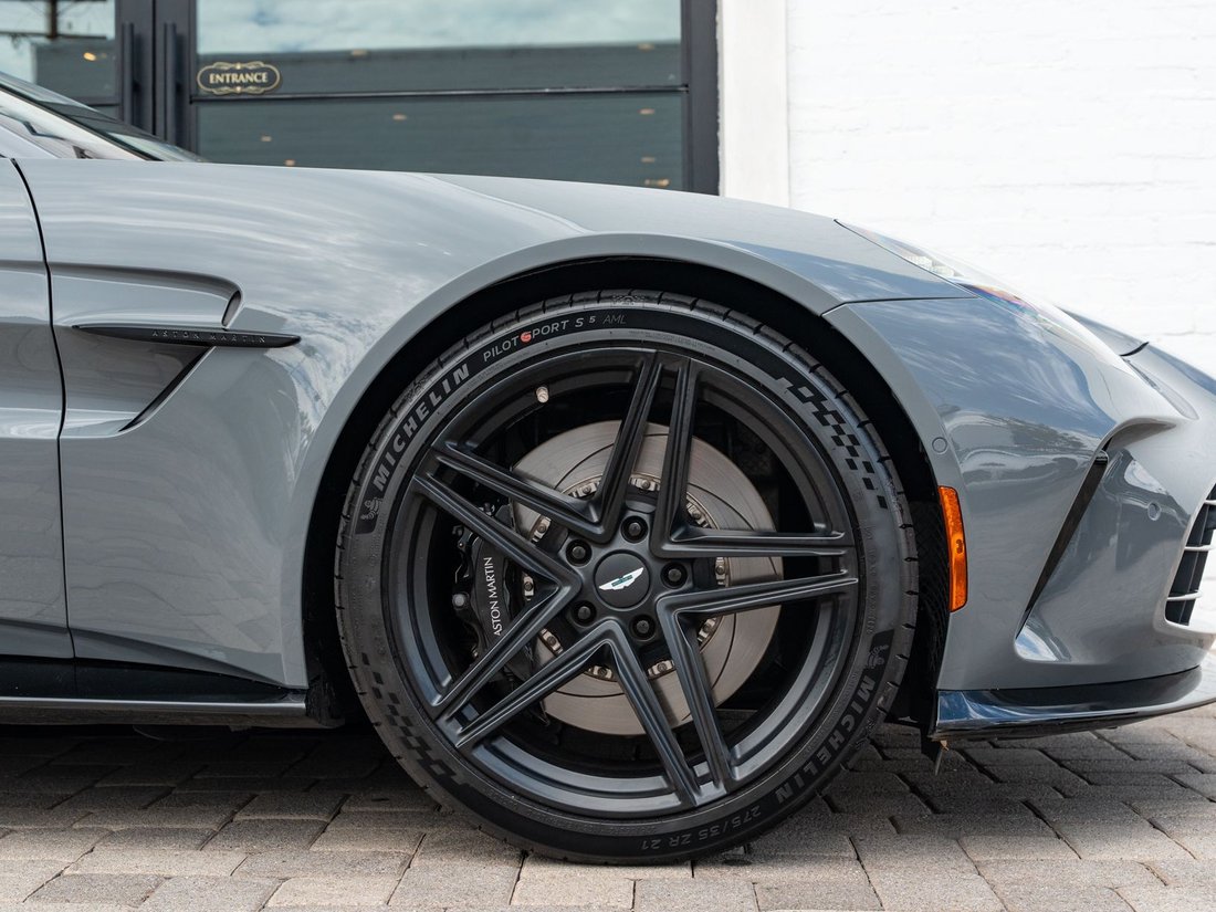 2025 Aston Martin Vantage Heritage Edition