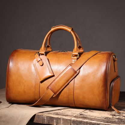 Leather weekender bag in Classic Tan