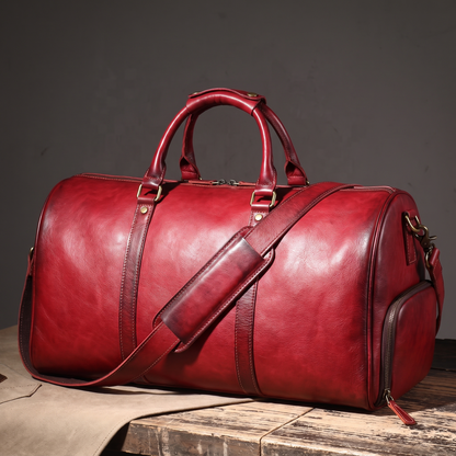 Leather weekender bag in Vibrant Red