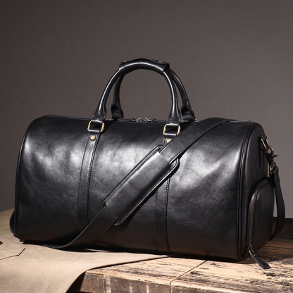 Leather weekender bag in Elegant Black